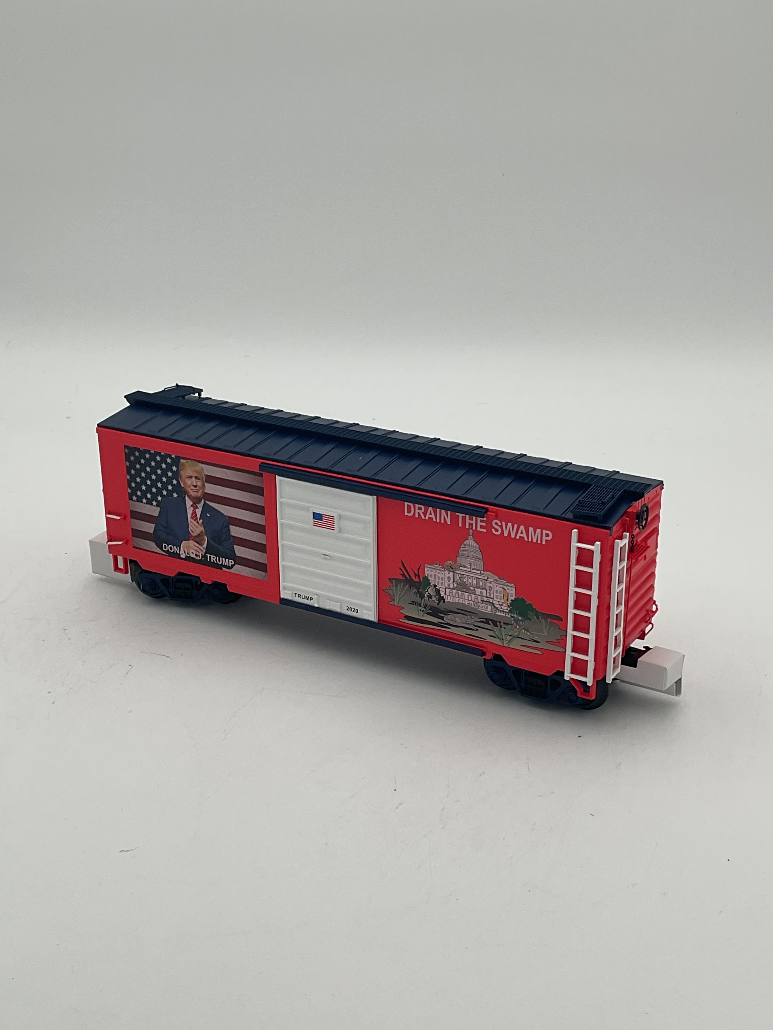 MTH 20-93886 Donald Trump "Drain The Swamp" 40' Box Car