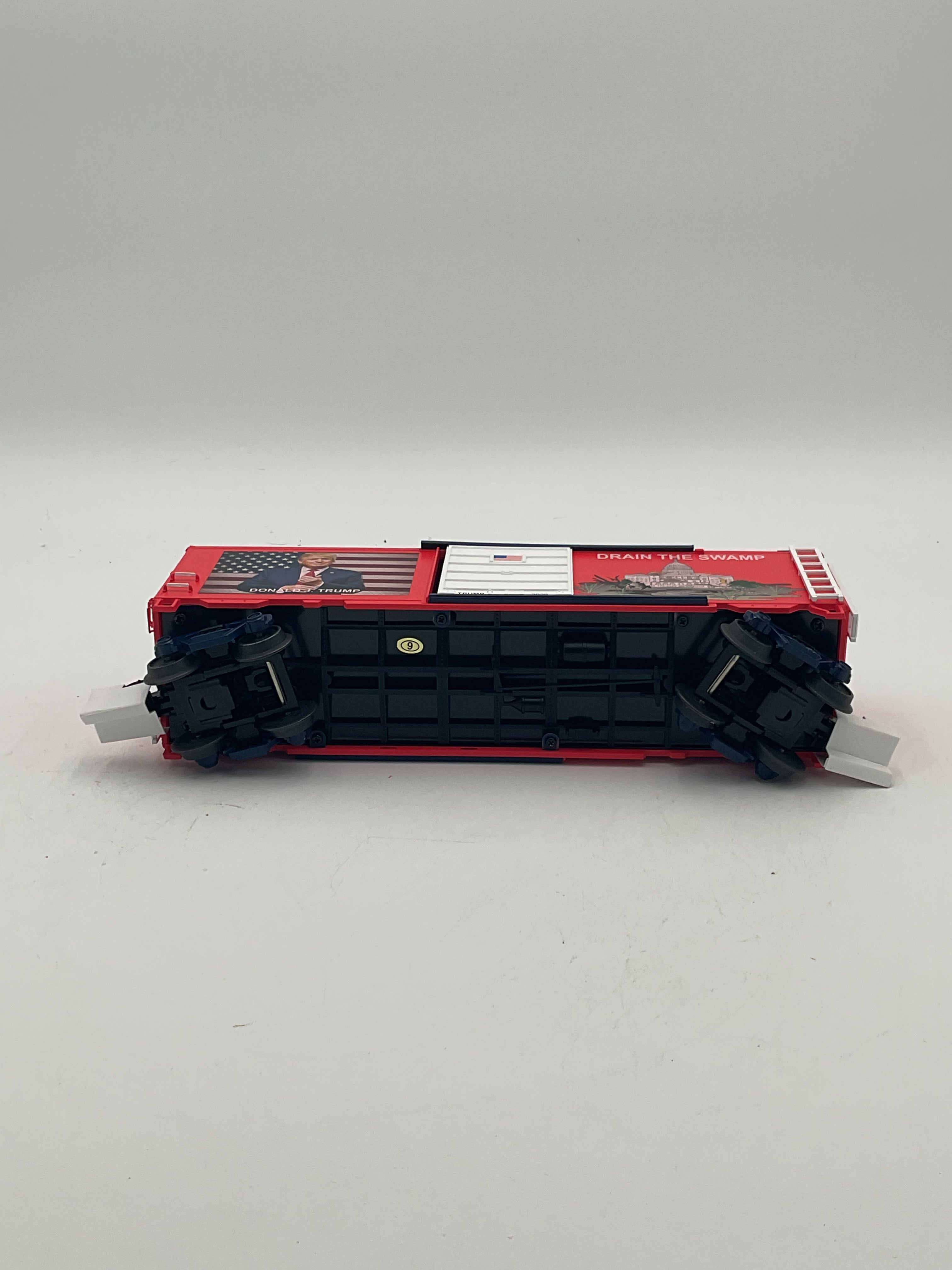 MTH 20-93886 Donald Trump "Drain The Swamp" 40' Box Car