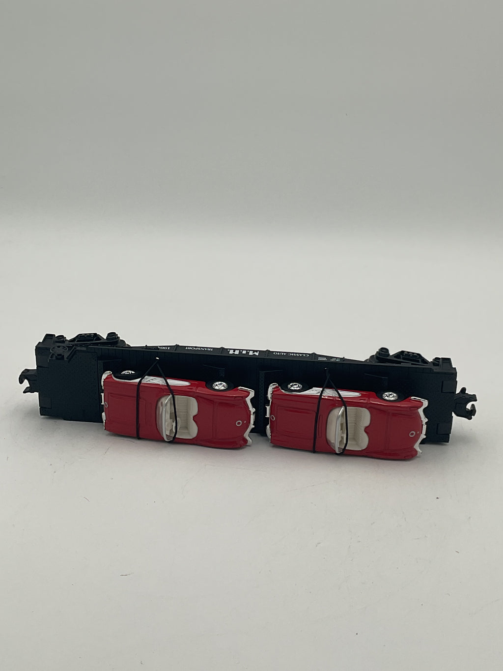 MTH 30-7624 MTH Auto Transport Flat w/ Ertl ‘64 Corvettes