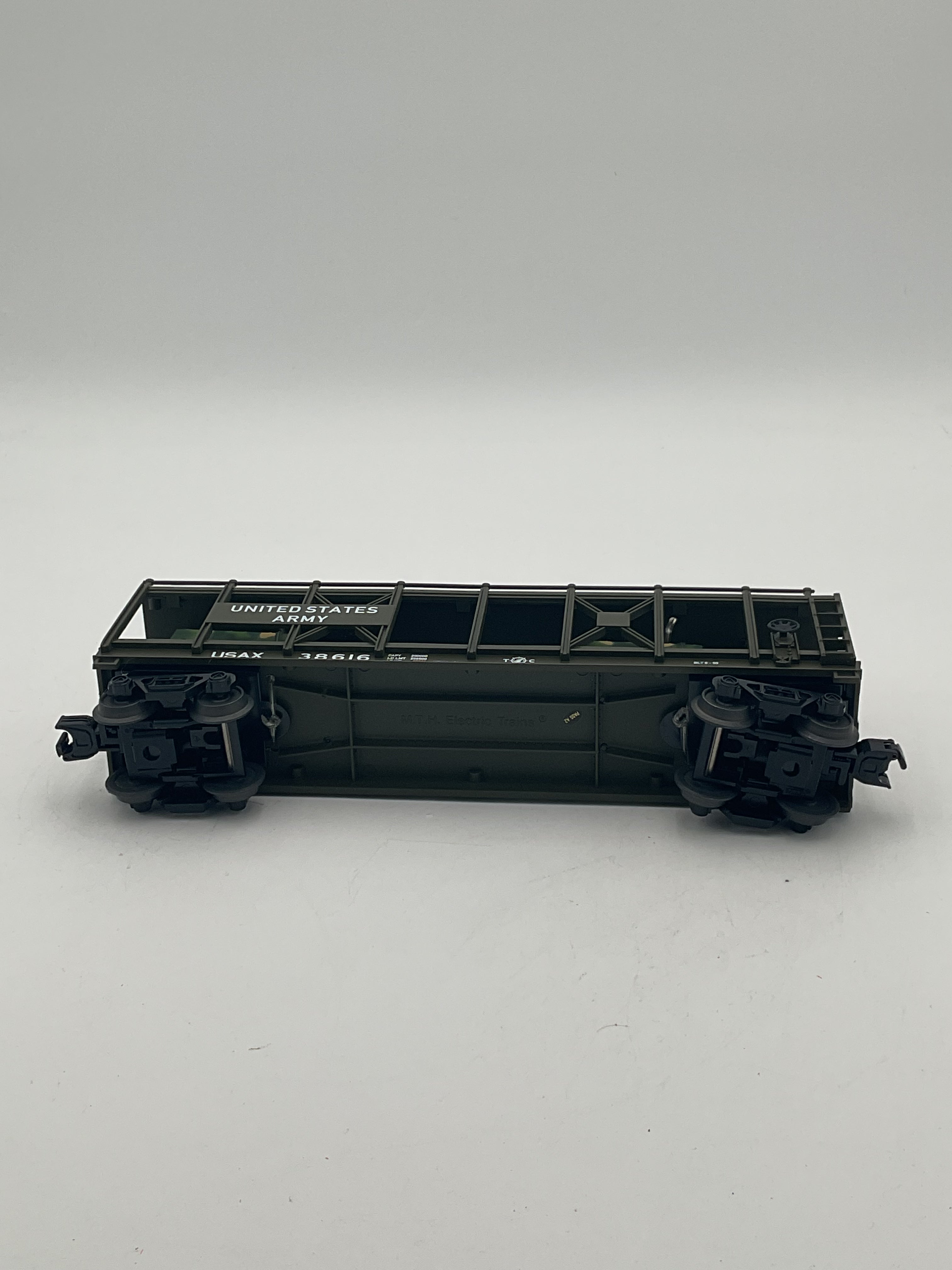 MTH 30-76559 U.S. Army Auto Carrier Flat Car w/(4) Mini Army Trucks