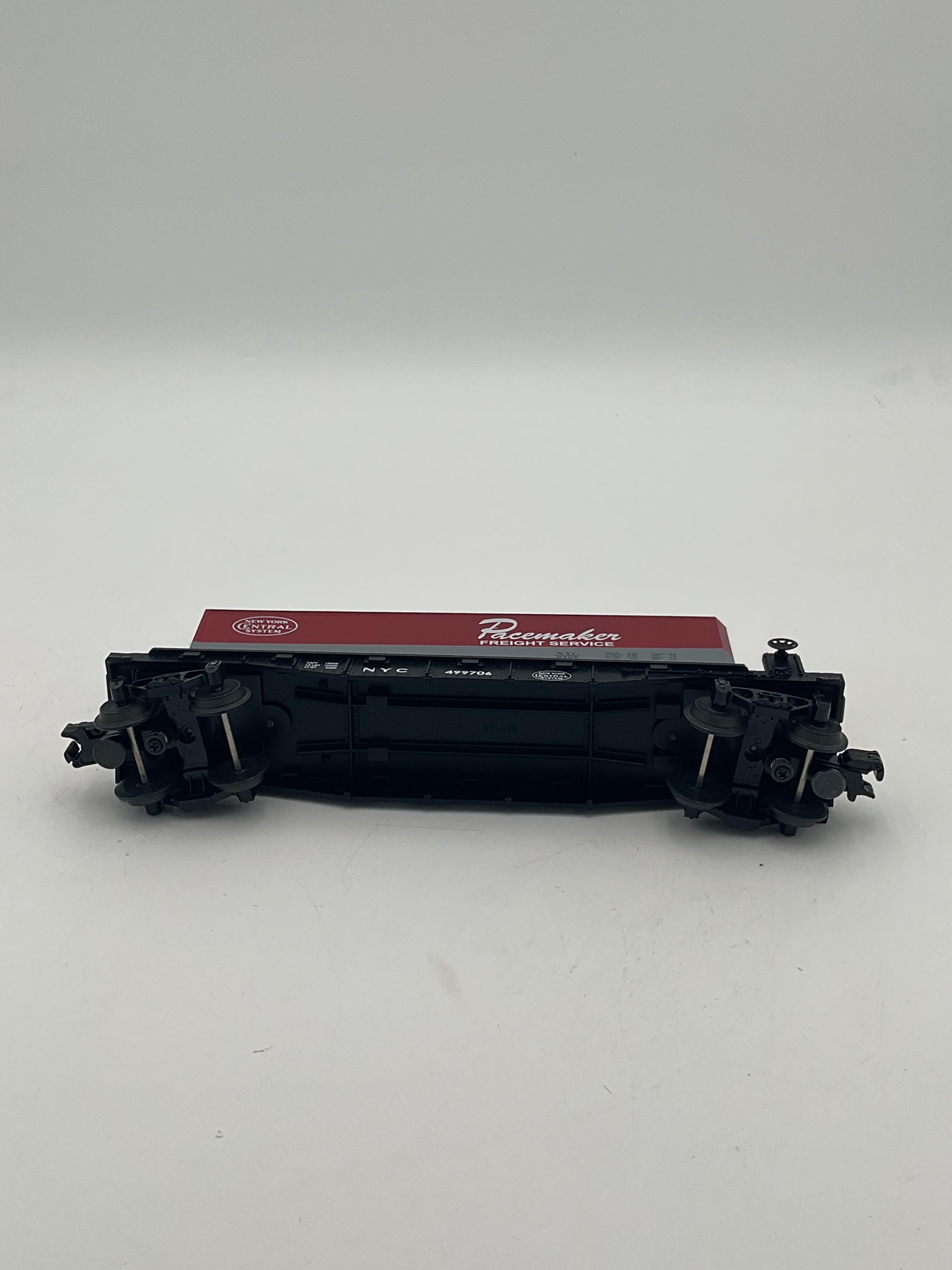 MTH 30-7608 New York Central Pacemaker Semi-Scale Flat Car w/ Trailer