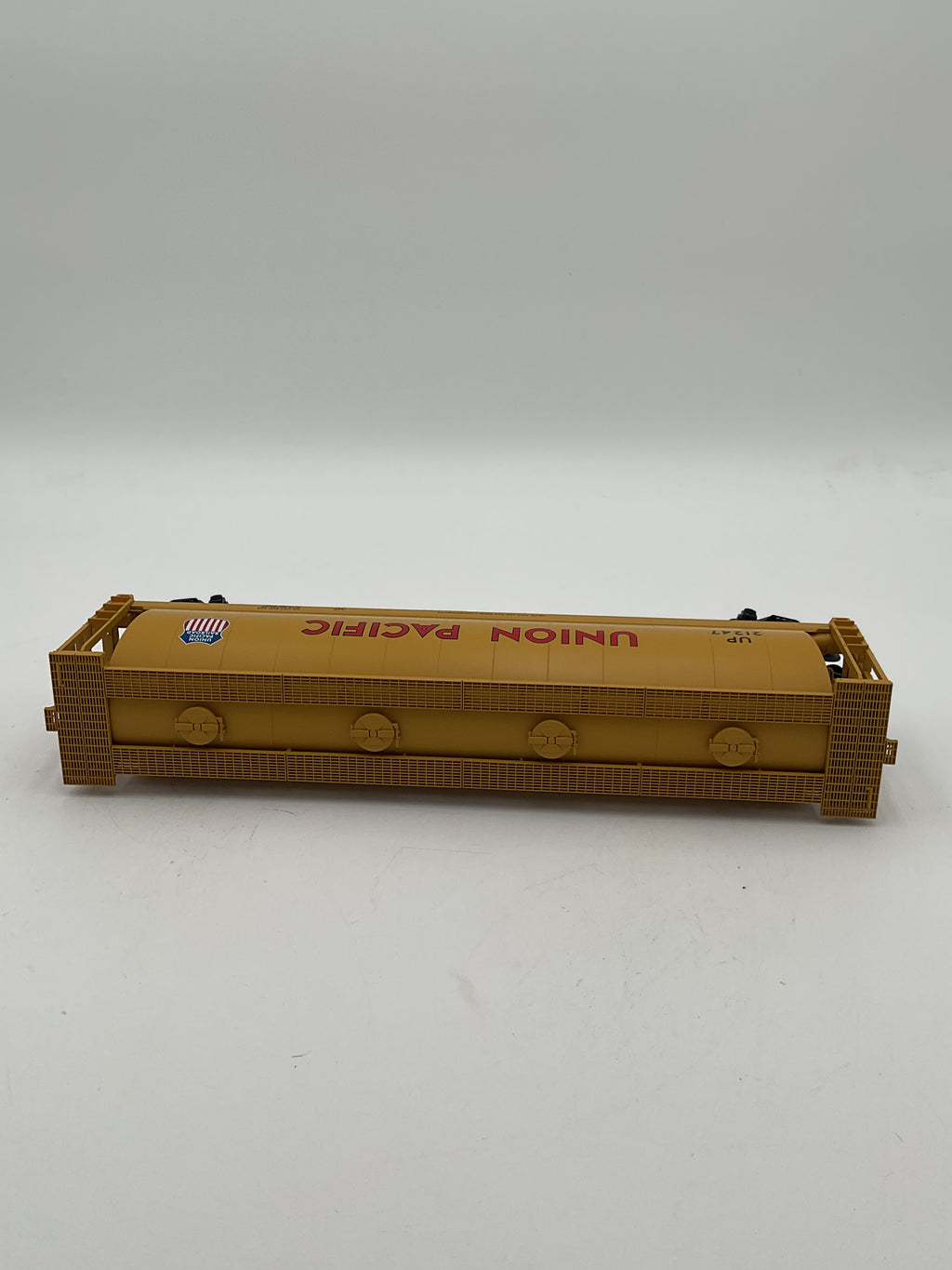 MTH 20-90023D Union Pacific 4-Bay Cylindrical Hopper