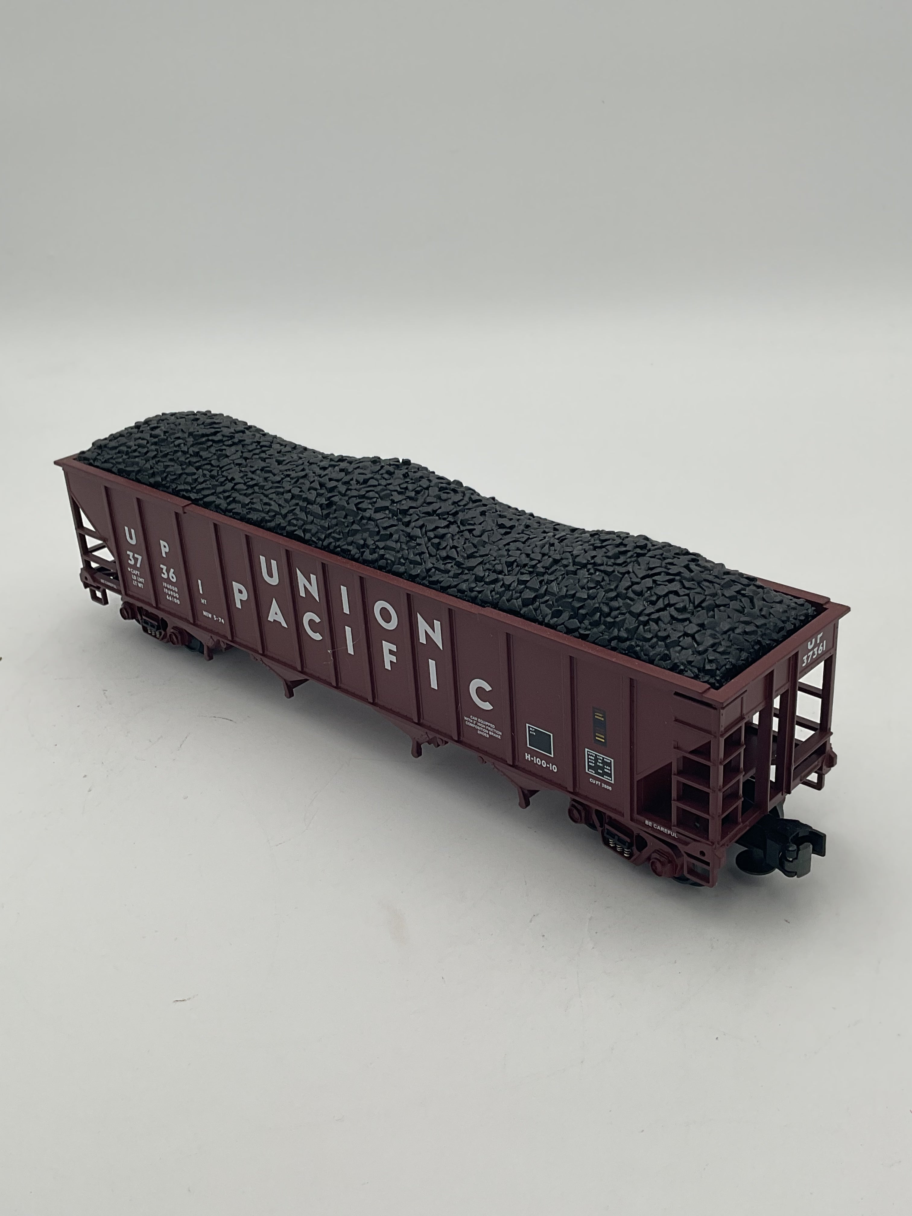 MTH 20-90023A Union Pacific 4-Bay Hopper Car w/ Coal Load