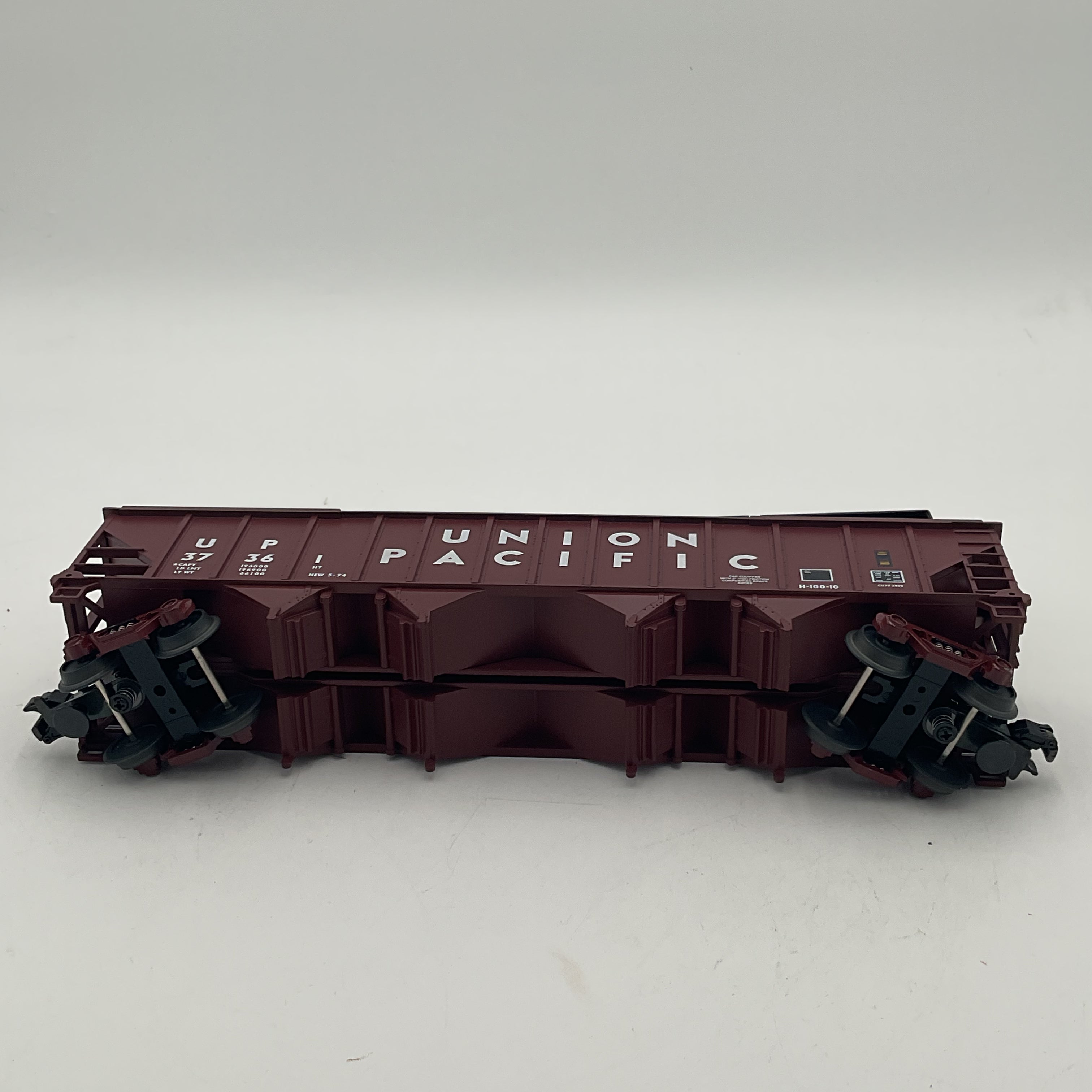 MTH 20-90023A Union Pacific 4-Bay Hopper Car w/ Coal Load