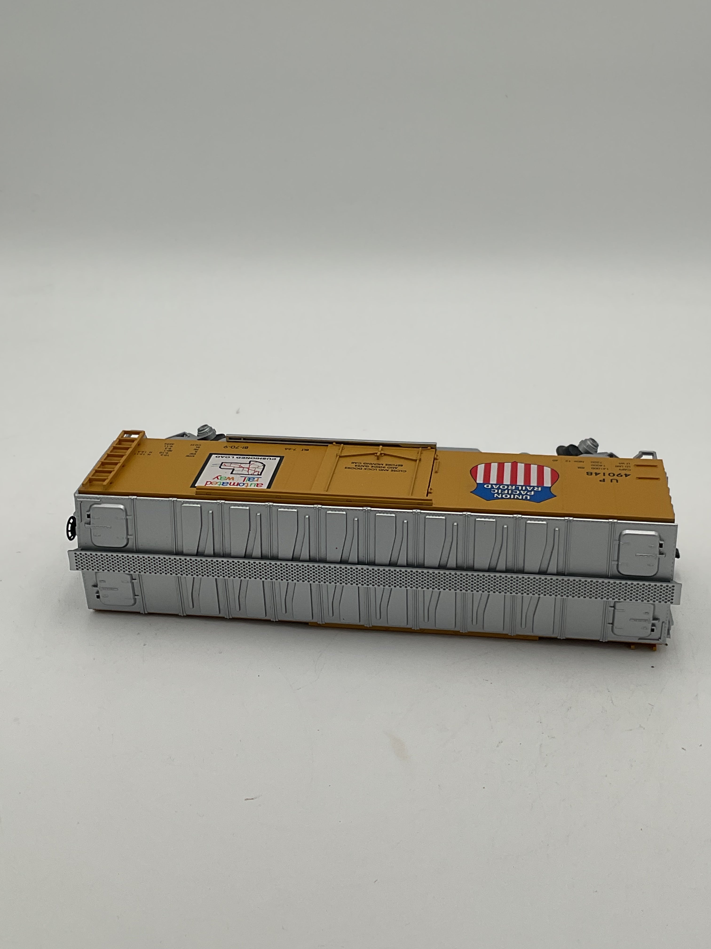 MTH 20-9405L Union Pacific O Scale Refrigerator Car