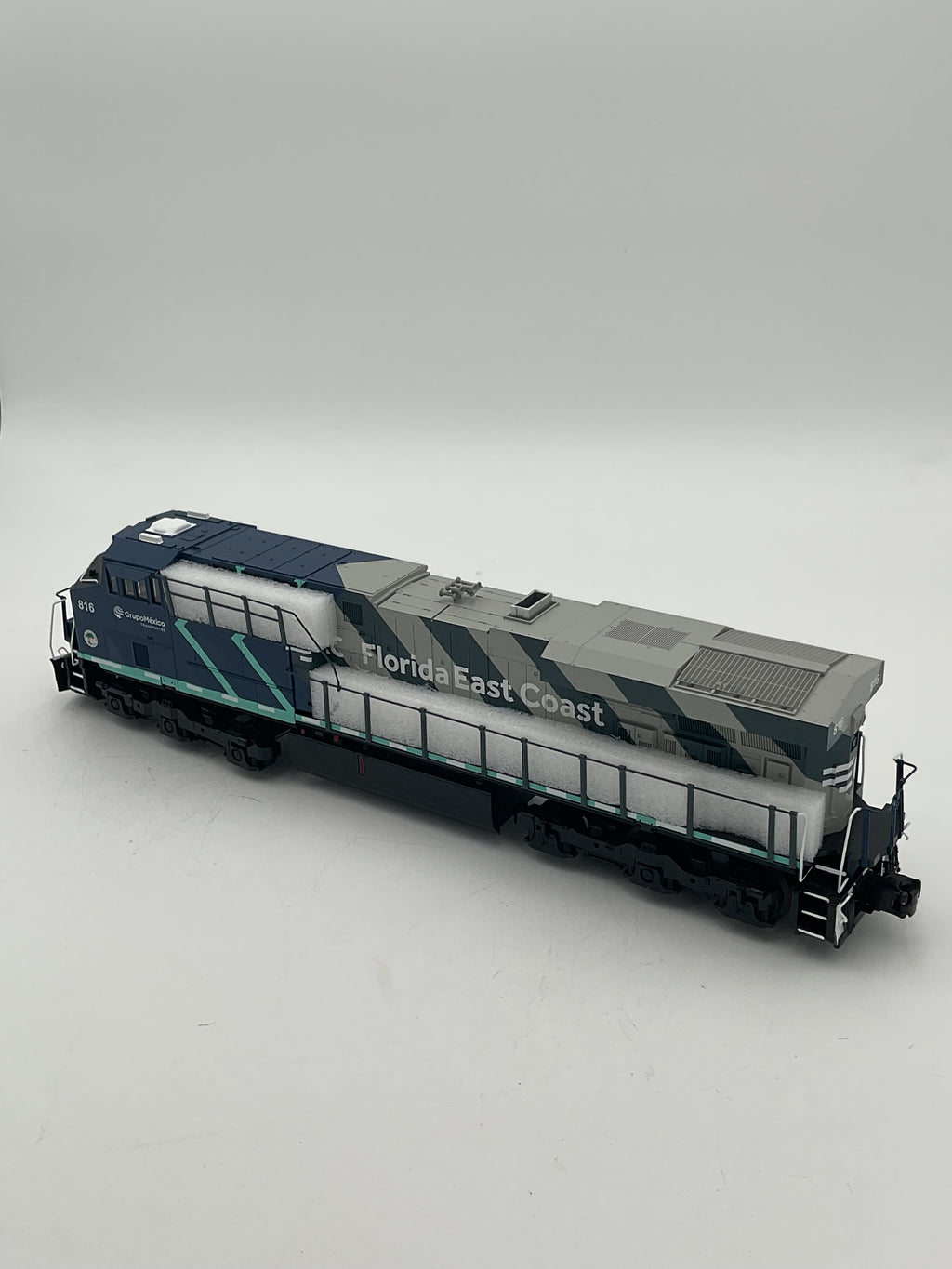 MTH 30-21240-1 ES44AC Imperial Diesel Engine
