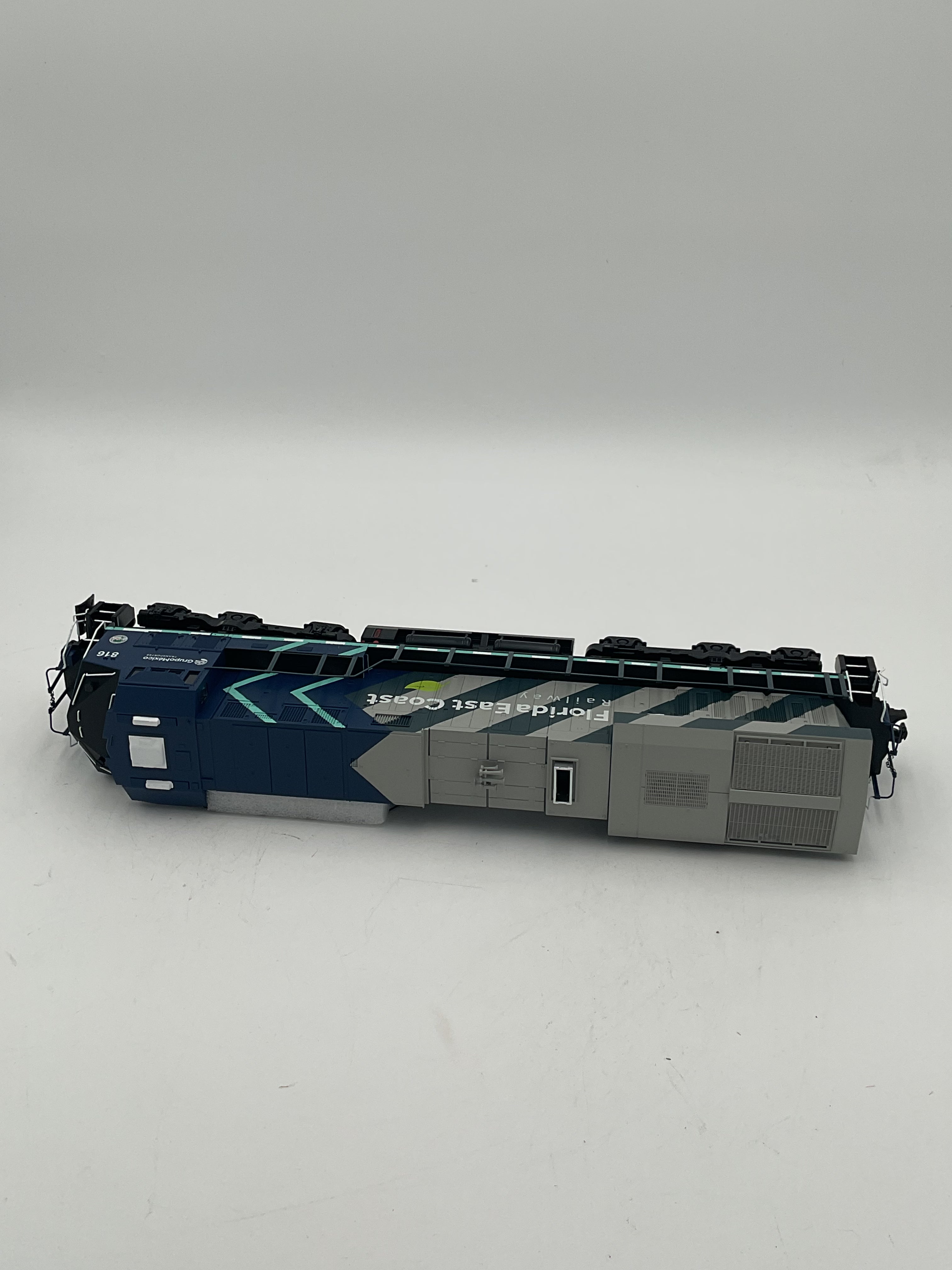 MTH 30-21240-1 ES44AC Imperial Diesel Engine