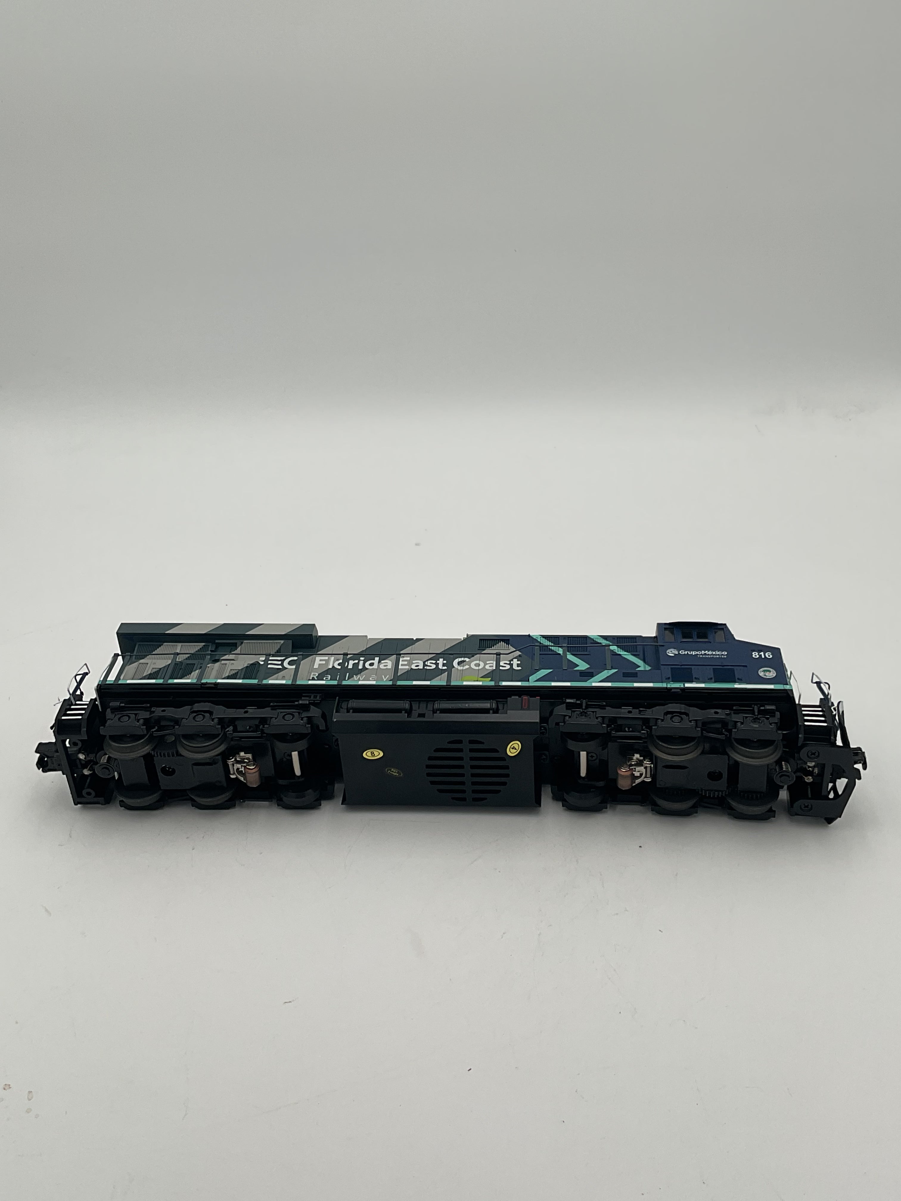 MTH 30-21240-1 ES44AC Imperial Diesel Engine